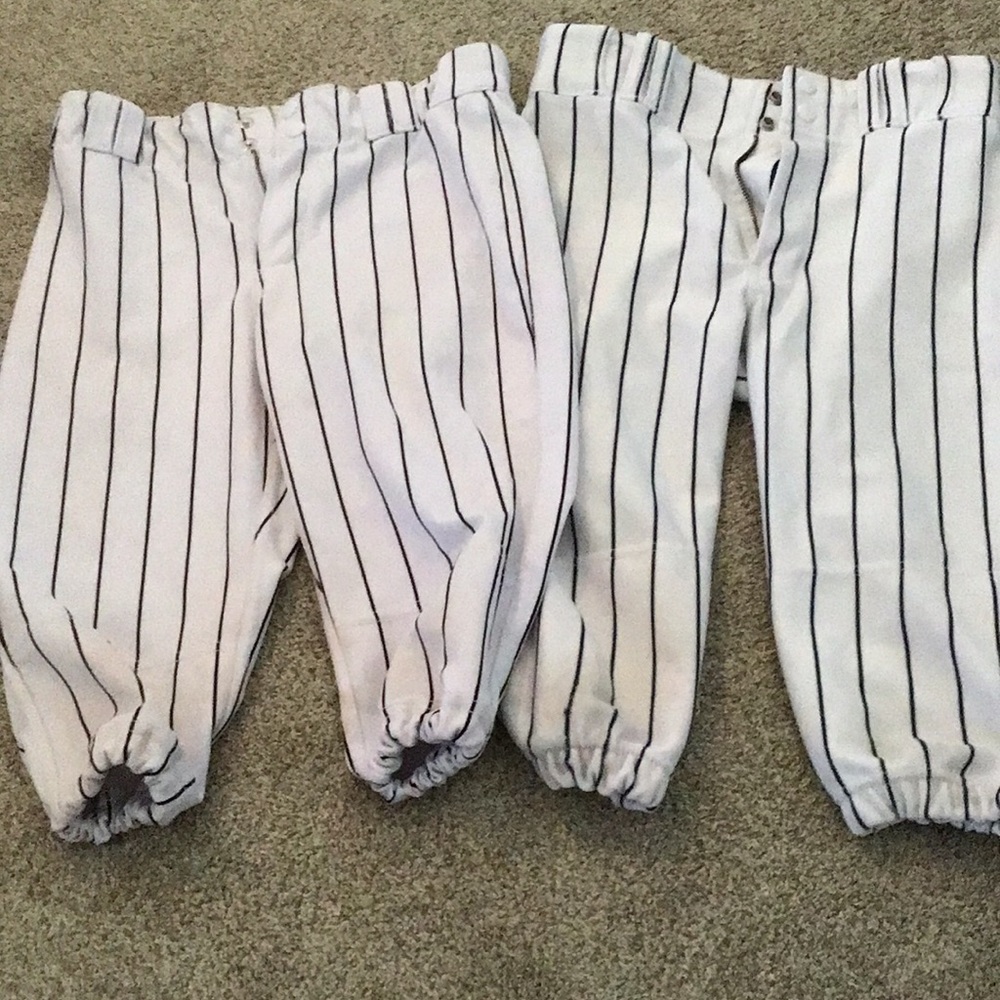 GUC boys lot of 2 baseball knickers.